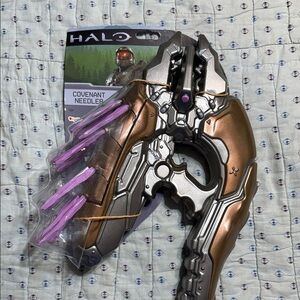 Halo Covenant Needler with Silver and Bronze Finish